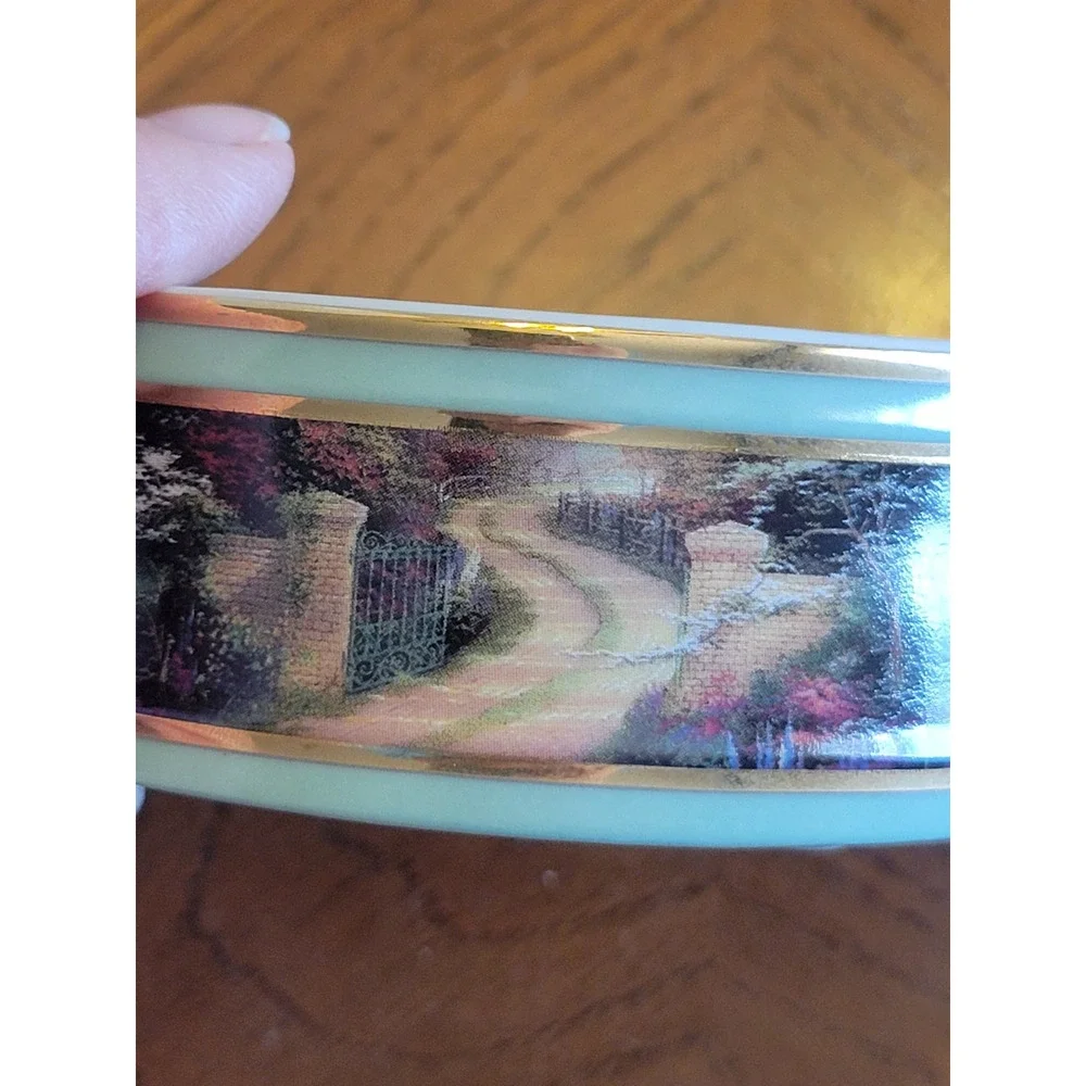 Thomas Kinkade Peaceful Moments Garden of Inspiration Porcelain Music Base only‎
